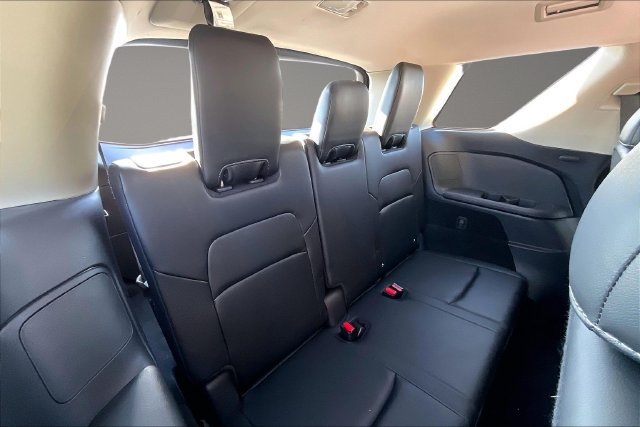 Used 2024 Nissan Pathfinder SL FWD image 26