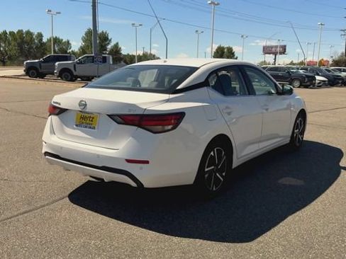 Used 2024 Nissan Sentra SV FWD image 8