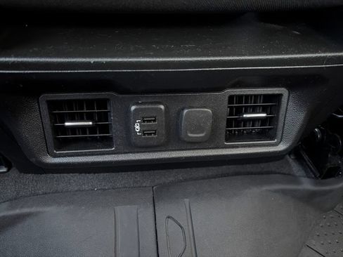 Used 2021 Chevrolet Silverado 1500 LT w/ Bed Protection Package AWD/4WD image 22