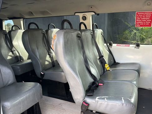 Used 2009 Ford E-350 and Econoline 350 Extended Super Duty RWD image 9