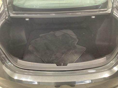 Used 2017 Chevrolet Malibu LT image 23