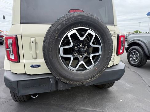 Used 2025 Ford Bronco Outer Banks AWD/4WD image 7