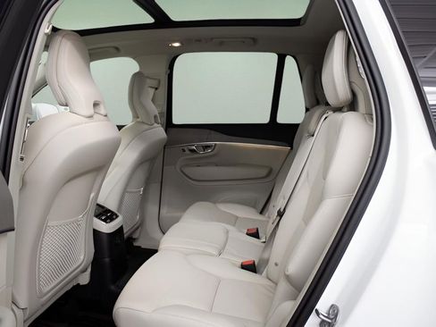 New 2025 Volvo XC90 T8 Plus w/ Protection Package Premier image 30