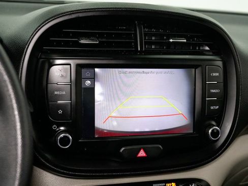 Used 2023 Kia Soul LX image 13