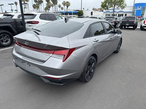 Used 2023 Hyundai Elantra SEL FWD image 10