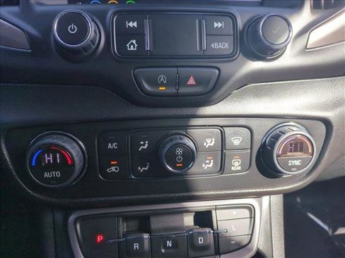 Used 2023 GMC Terrain AT4 image 15