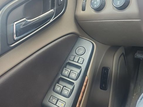 Used 2015 Chevrolet Suburban LTZ AWD/4WD image 10