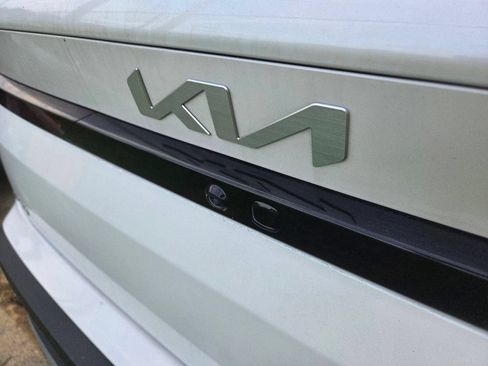 Used 2025 Kia K4 FWD image 10
