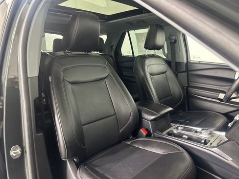 Used 2023 Ford Explorer Limited image 17