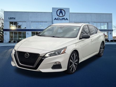 Used 2020 Nissan Altima 2.5 SR w/ Premium Package image 1