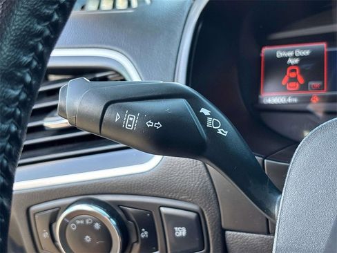 Used 2024 Ford Edge SEL image 26