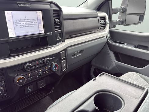 Certified 2025 Ford F250 XLT w/ FX4 Off-Road Package AWD/4WD image 20