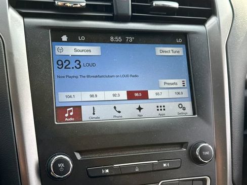 Used 2017 Ford Fusion SE w/ Equipment Group 201A FWD image 29