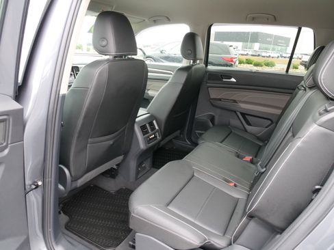 Used 2023 Volkswagen Atlas SE image 16