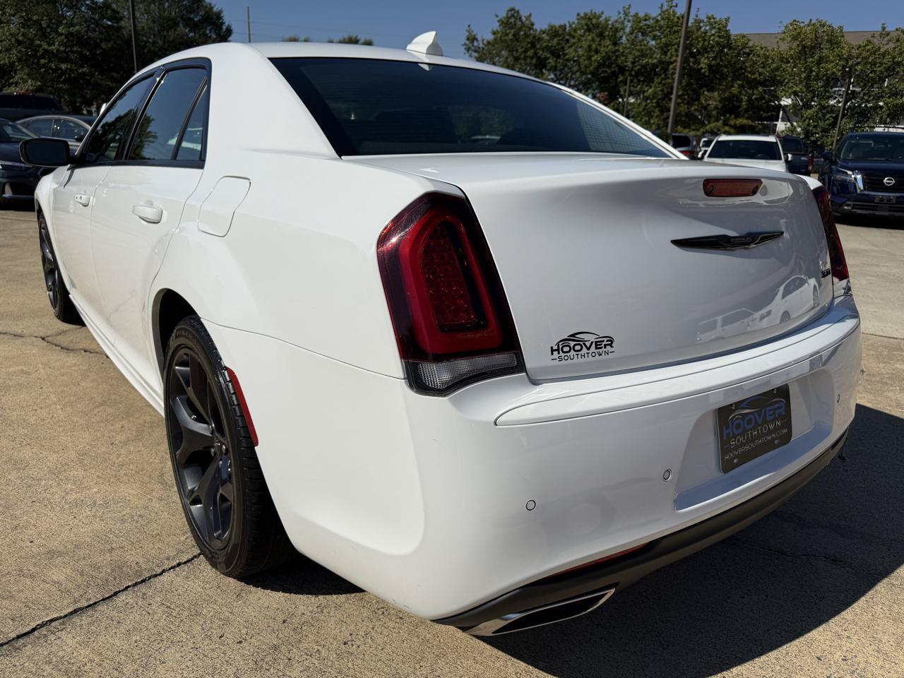Used 2023 Chrysler 300 Touring L w/ Comfort Group RWD image 3