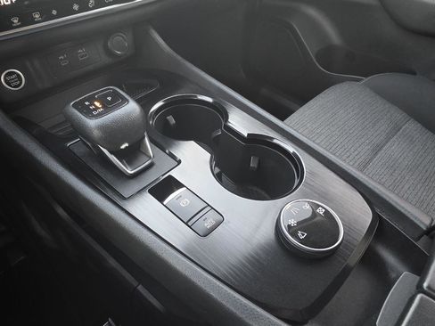 Used 2022 Nissan Rogue SV image 15