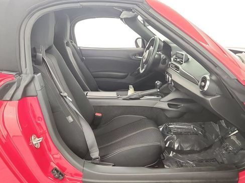 Used 2018 FIAT 124 Spider Classica RWD image 26