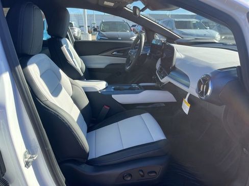 New 2026 Chevrolet Equinox EV LT image 51