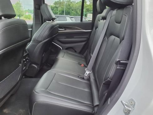 New 2025 Jeep Grand Cherokee Limited w/ Black Appearance Package image 8