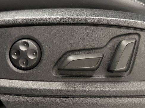 Used 2025 Audi SQ5 Premium Plus w/ Premium Plus Package image 12