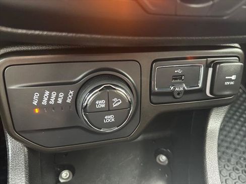 Used 2023 Jeep Renegade Trailhawk AWD/4WD image 17