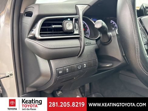 Used 2023 Toyota Camry SE FWD image 12
