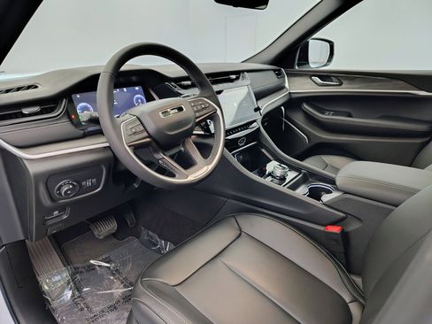 New 2026 Jeep Grand Cherokee L Limited w/ Limited Altitude Package AWD/4WD image 38