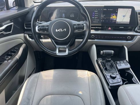 Used 2023 Kia Sportage EX FWD image 8
