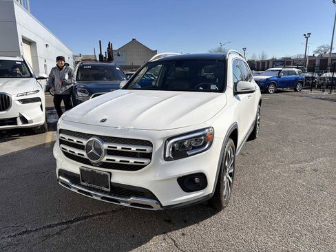 Used 2023 Mercedes-Benz GLB 250 4MATIC image 3