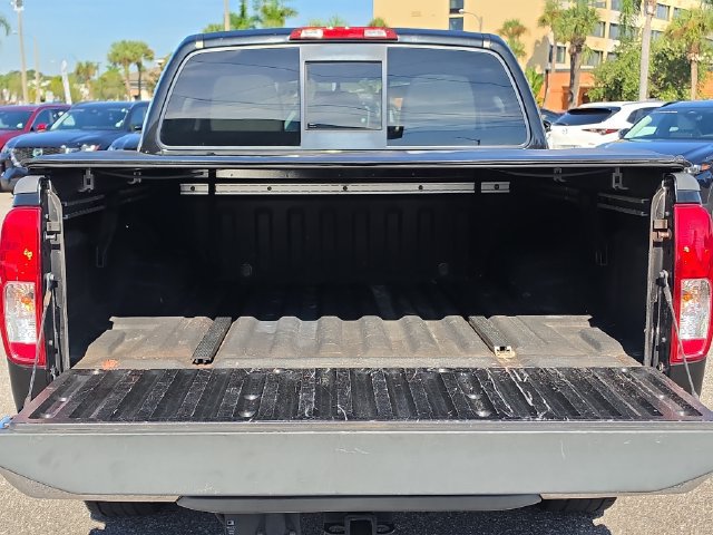 Used 2017 Nissan Frontier SV w/ SV Value Truck Package RWD image 7