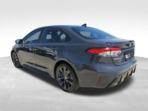 Used 2024 Toyota Corolla SE FWD image 7