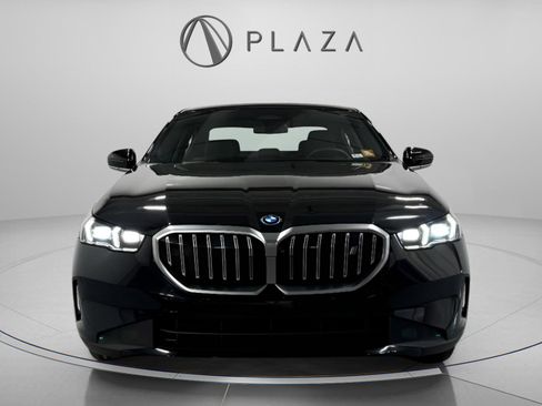 Used 2025 BMW i5 xDrive40 w/ Premium Package image 8