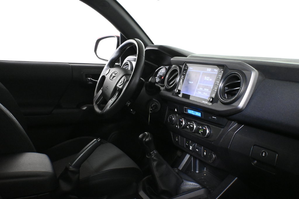 Used 2022 Toyota Tacoma TRD Sport w/ Technology Package AWD/4WD image 8