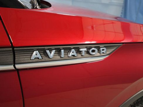 Used 2025 Lincoln Aviator AWD image 42