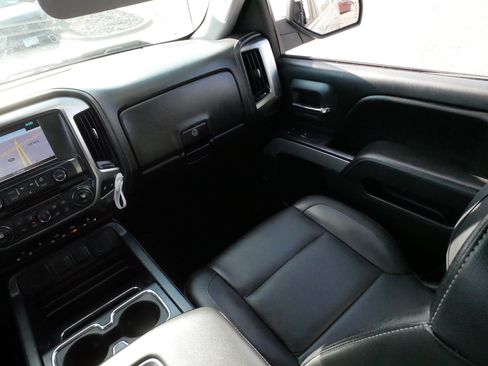 Used 2016 Chevrolet Silverado 1500 LTZ Z71 w/ LTZ Plus Package AWD/4WD image 11