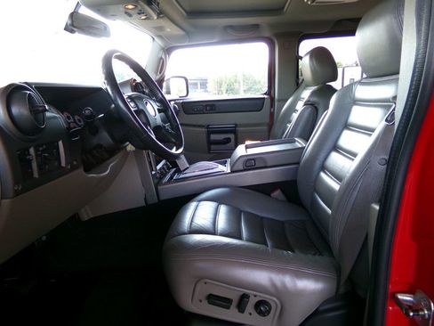 Used 2004 HUMMER H2 AWD/4WD image 10