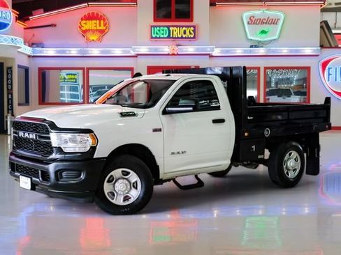 Used 2022 RAM 3500 Tradesman RWD image 2