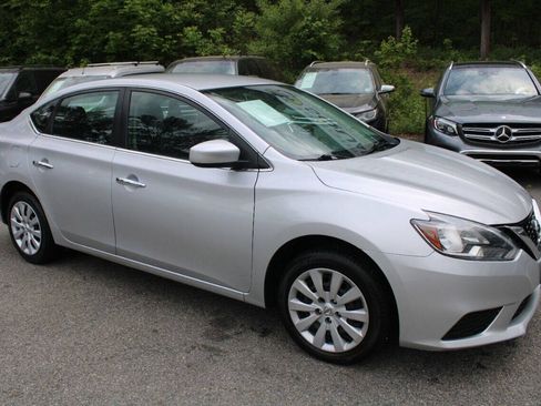 Used 2019 Nissan Sentra S FWD image 5