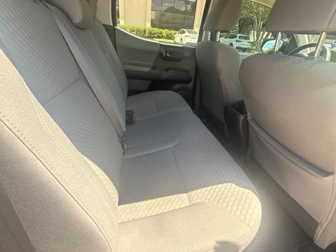 Used 2020 Toyota Tacoma SR w/ SR Convenience Package RWD image 17