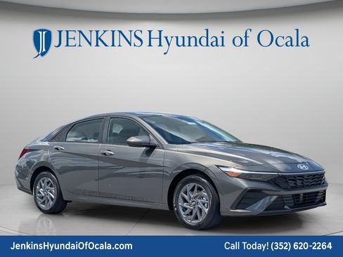 New 2026 Hyundai Elantra Hybrid FWD image 1