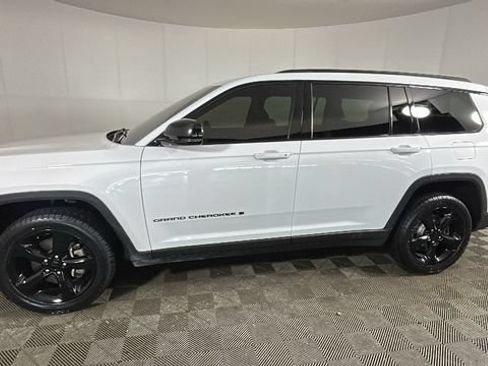 Used 2021 Jeep Grand Cherokee L Laredo AWD/4WD image 5