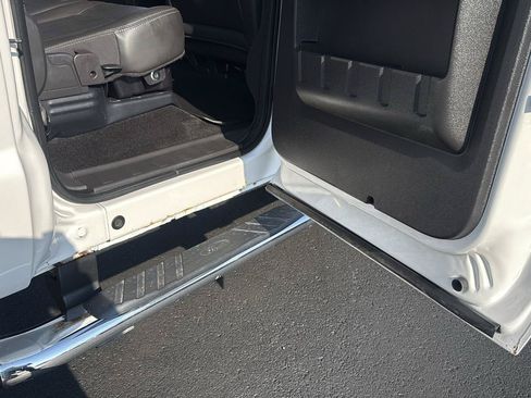 Used 2011 Ford F250 Lariat w/ Lariat Interior Pkg AWD/4WD image 36