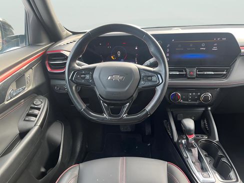 Used 2024 Chevrolet TrailBlazer RS w/ Driver Confidence Package image 21