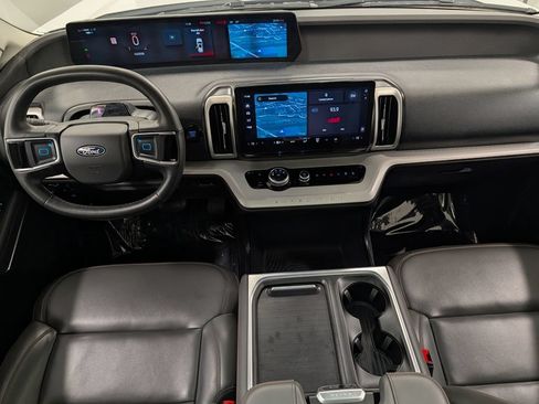 Used 2025 Ford Expedition Active AWD/4WD image 28