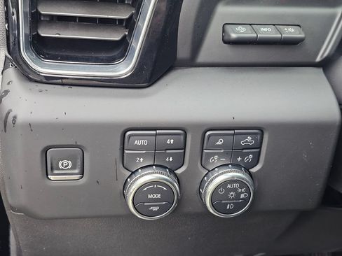 Used 2025 GMC Sierra 1500 Denali w/ Denali Reserve Package AWD/4WD image 26