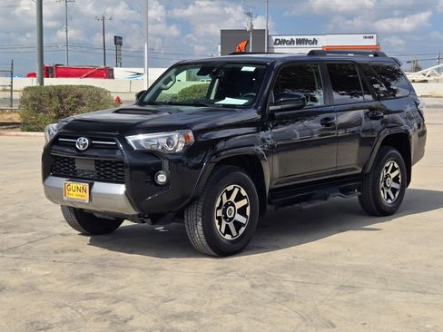Used 2022 Toyota 4Runner TRD Off-Road image 7