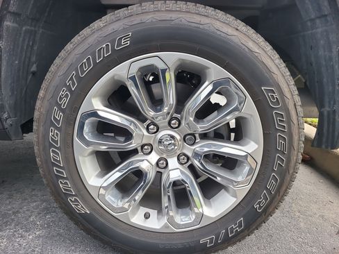 Used 2023 RAM 1500 Laramie image 7