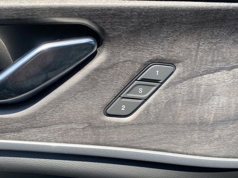 New 2025 Jeep Grand Cherokee Limited w/ Black Appearance Package image 14