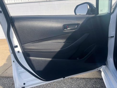 Used 2025 Toyota Corolla LE image 27