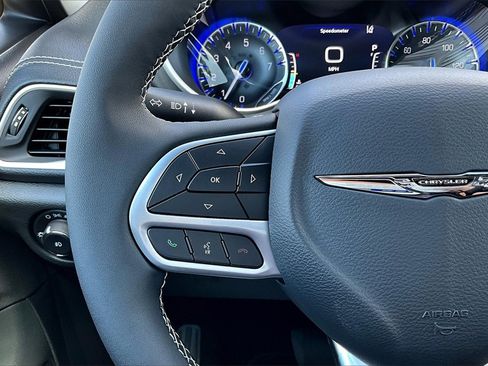 New 2026 Chrysler Pacifica Select image 22